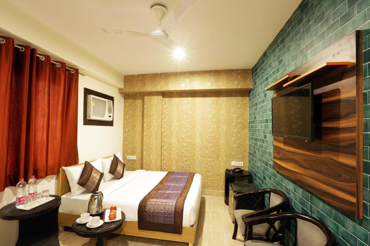 Hotel Ark Wood At Airport New Delhi Eksteriør billede